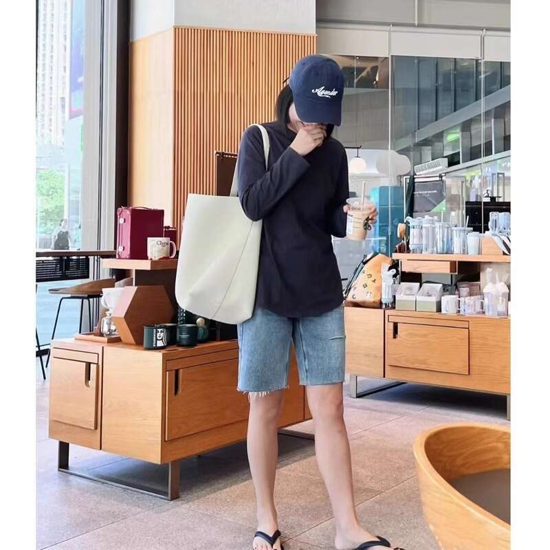 designer bag Luxury bag Genuine Leather Large Capacity Bucket New Trend Popular Top Layer Cowhide Niche Single Shoulder Commuter Bag for Women