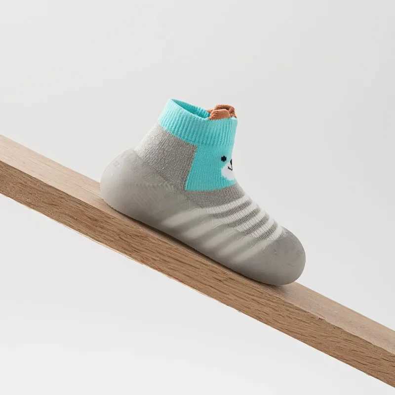 Animal Pattern Baby Floor Socks Nonslip Silicone Sole Cute Cartoon Toddler Shoes Breathable Casual Cotton Baby Boys Girls ShoesJ250930