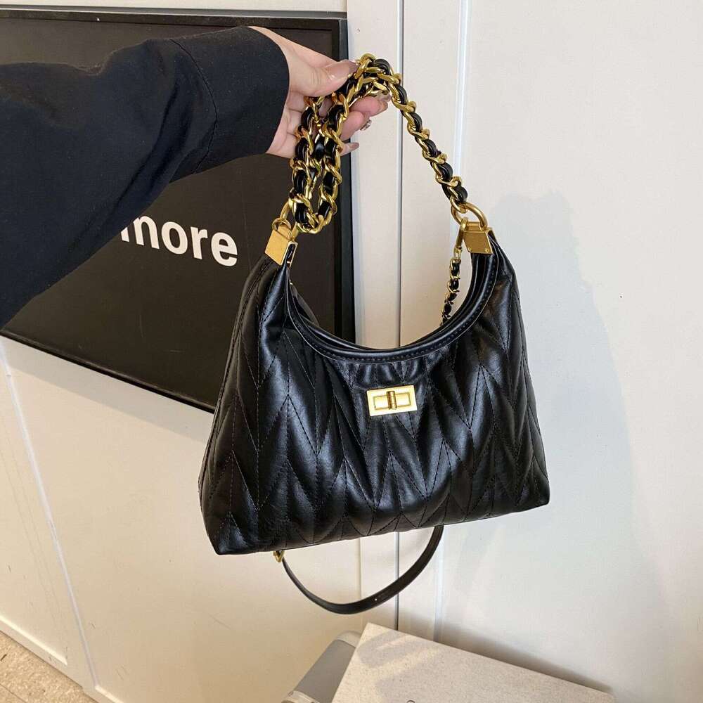 designer bag Luxury bag New Fashion High-Quality Textured Diamond Chain Single Shoulder Crossbody Versatile Underarm Tote Bag