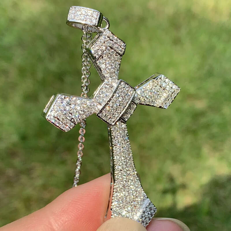 Hip Hop Stunning New Arrival Top Selling Jewelry Sterling Sier Pave White 5A CZ Gemstones Party Cross Pendant Women Necklace
