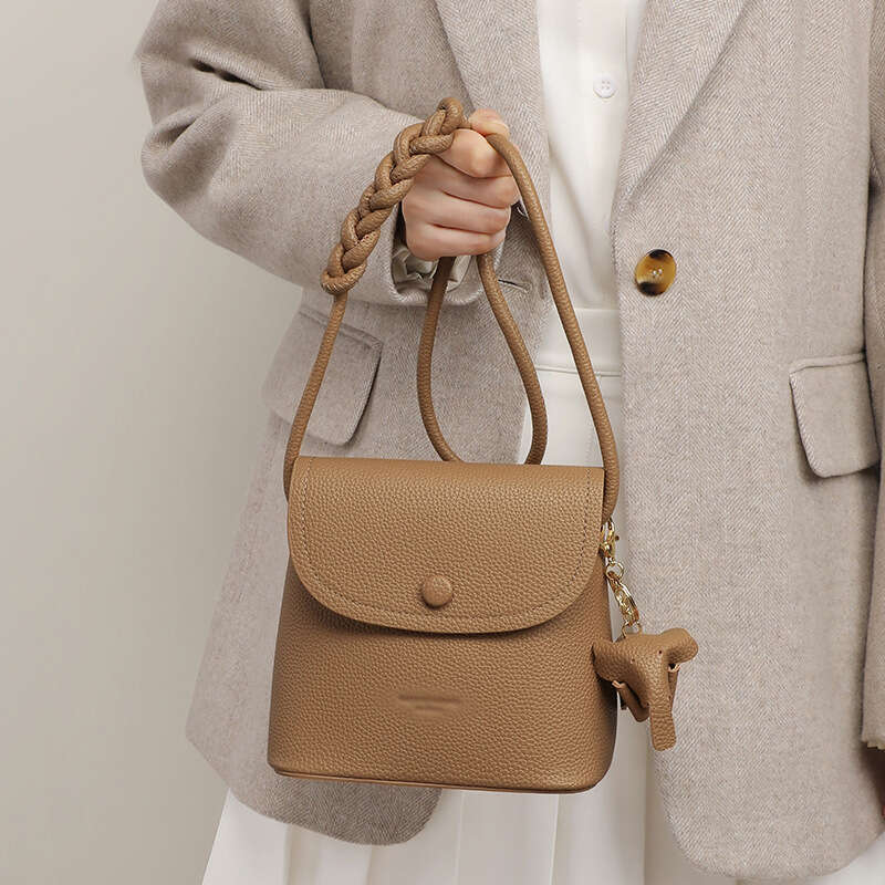 2025 New Women's Crossbody Bucket Small Shoulder Versatile High-End Feel Phone Bag