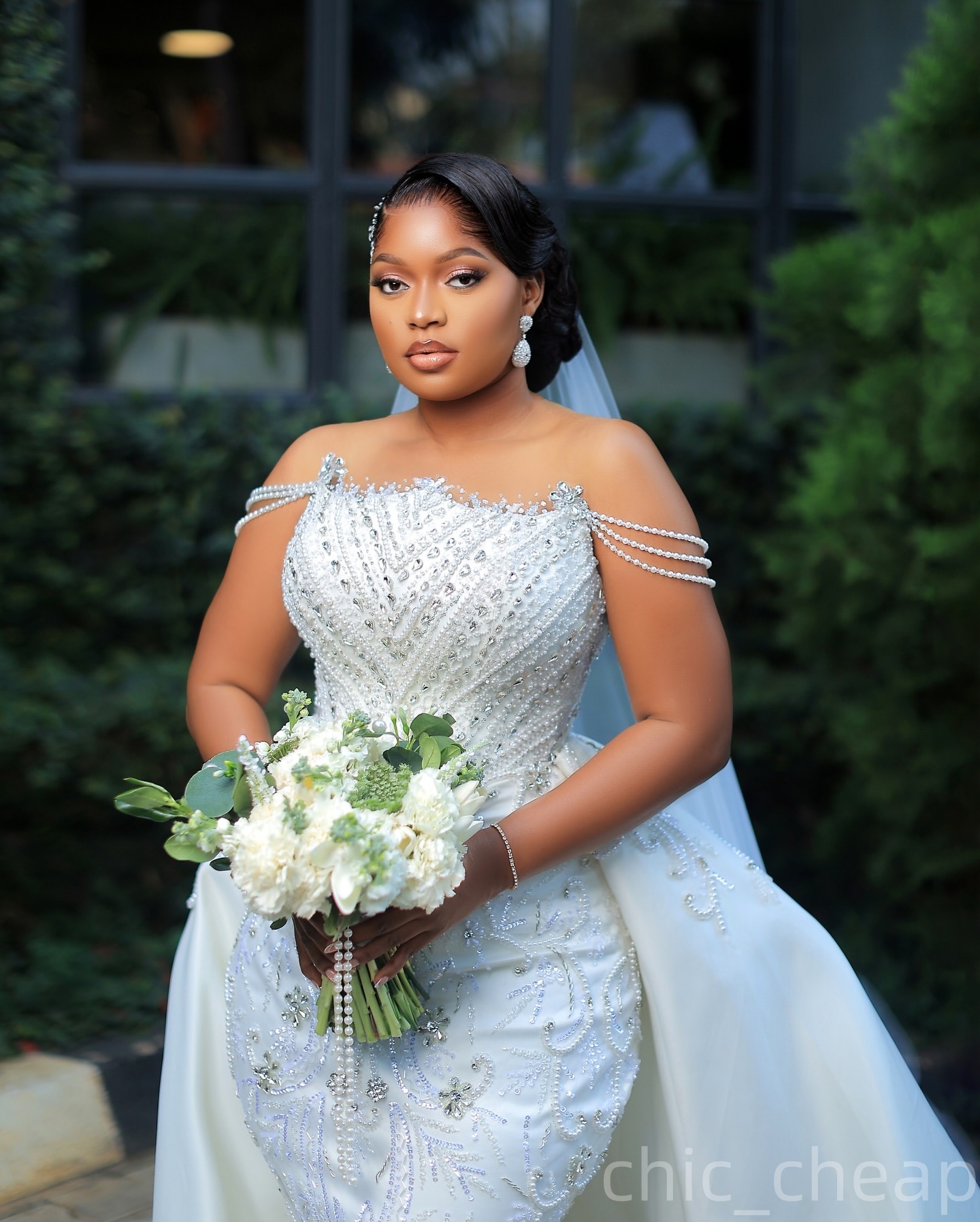 2025 Aso Ebi Plus Size Ivory Mermaid Wedding Dress Beaded Crystals Lace Detachable Train Satin Sparkly Bridal Gowns Dresses robe de mariee ZHJ044