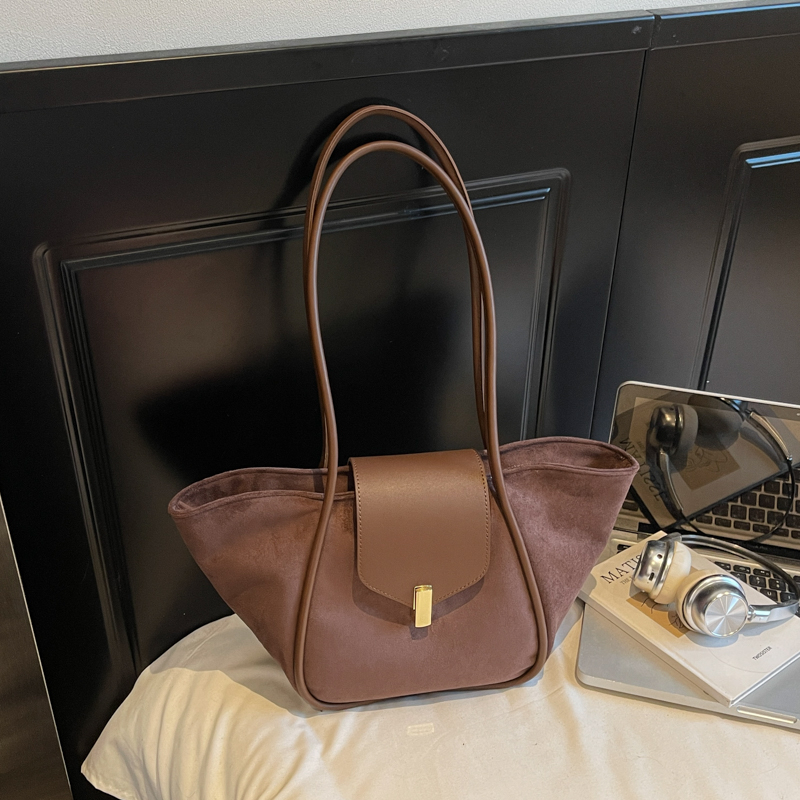 New popular women's casual simple shoulder bag, niche fashion elegant, versatile for daily work and commuting, luxurious and durable multifunctio