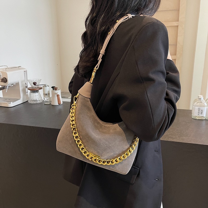 Luxury Brand Designer Bag Frosted Vintage Bag For Women, Autumn Winter 2025 New Niche Design Crossbody Bag With High-End Chain Handle Dumpling Bag