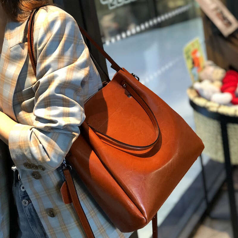 designer bag Luxury bag New Cowhide Women's Versatile Handbag Ins Commuter Genuine Leather High-end Large Capacity Shoulder Bag