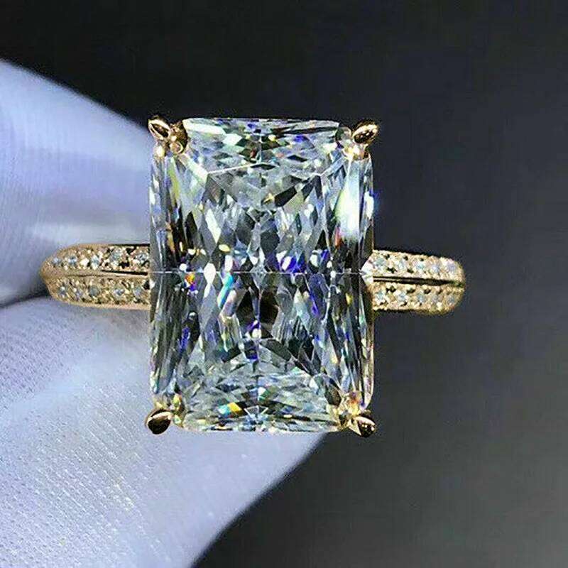 Exquisite Gold Color Inlaid with White Stone Round Fashion Party Engagement Wedding Rings for Women Jewelry