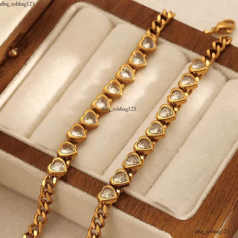 NK Chain Dia-encrusted Stainless Steel a Fashionable and High-end Heart-shaped Bracelet for Women
