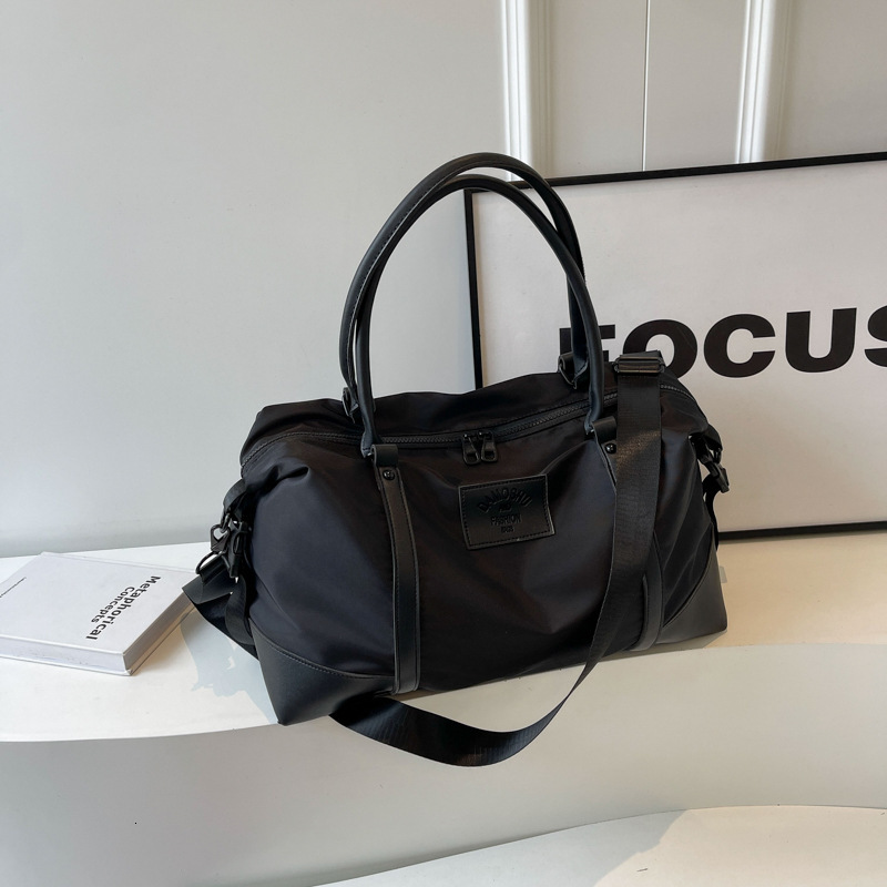 Designer 2025 new leisure travel bag, large capacity hand-held crossbody bag