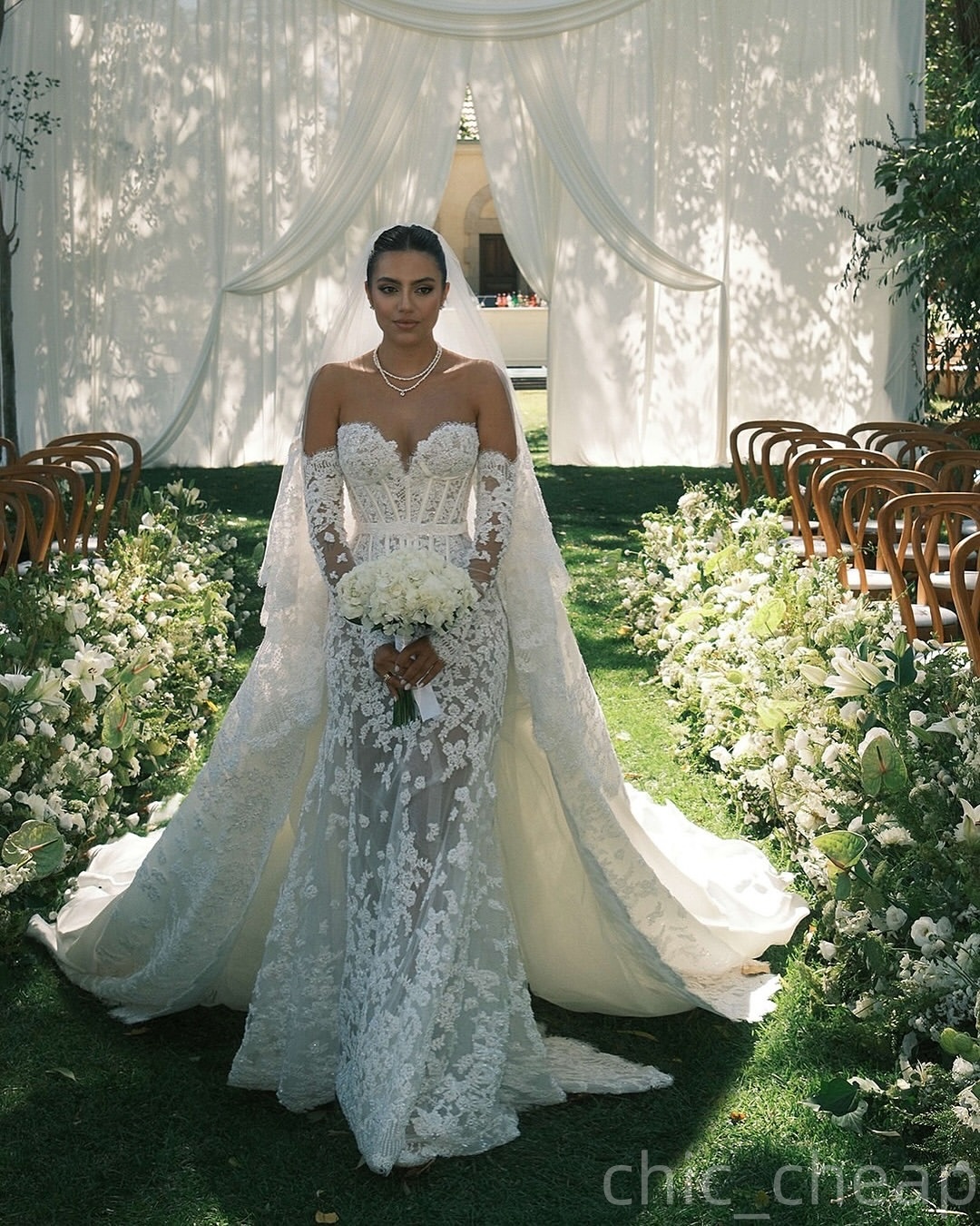 2025 Aso Ebi Plus Size Ivory Mermaid Wedding Dress Sweetheart Long Sleeves Detachable Train Vintage Bridal Gowns Dresses robe de mariee ZHJ046