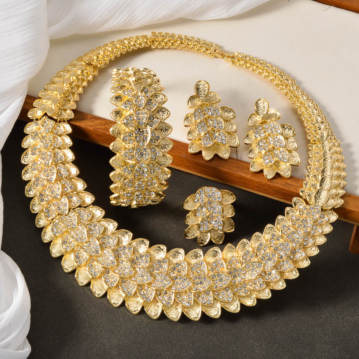 Jewelry 5-Piece 18K Gold Leaf Multi-Layered Full-Diamond Jewelry Set for Middle Eastern Banquets - Necklace, Bracelet, Earrings, Ring | Unique Jewelry