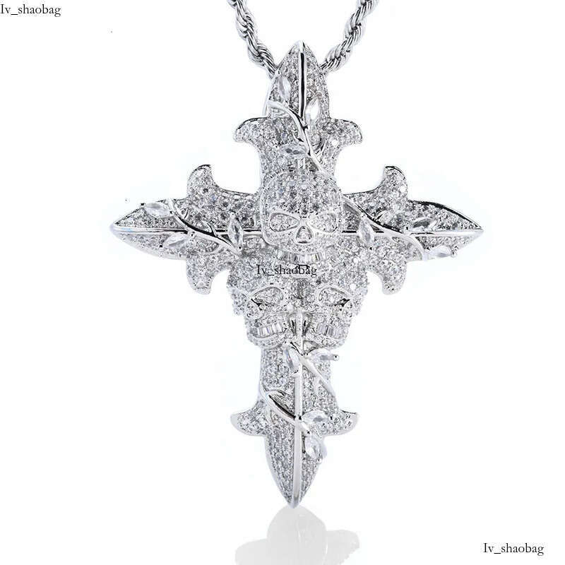 Factory wholesale new Hip hop skull cross pendant S sier moissanite mens necklace accessory