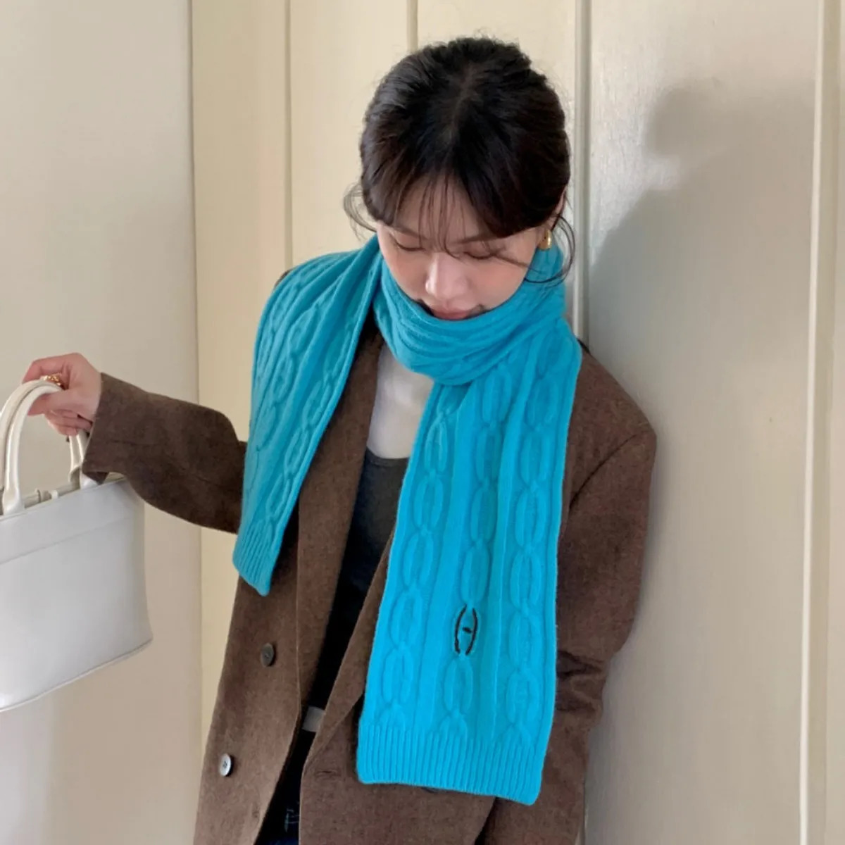 Handmade Wool Twist Knit Scarf For Women Winter Warmth Windproof Neck Protection Soft Warming Scarf Coldproof Christmas Gift 250930