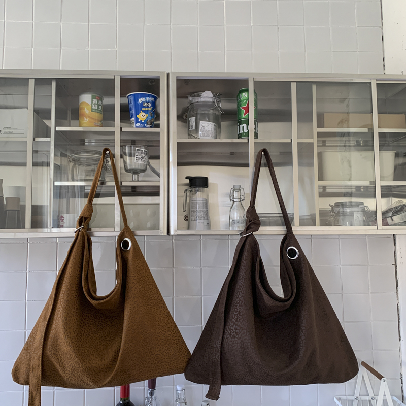 2025 new popular women's casual simple shoulder bag, niche fashion, versatile and durable multi-functional handbag for daily work and commuting