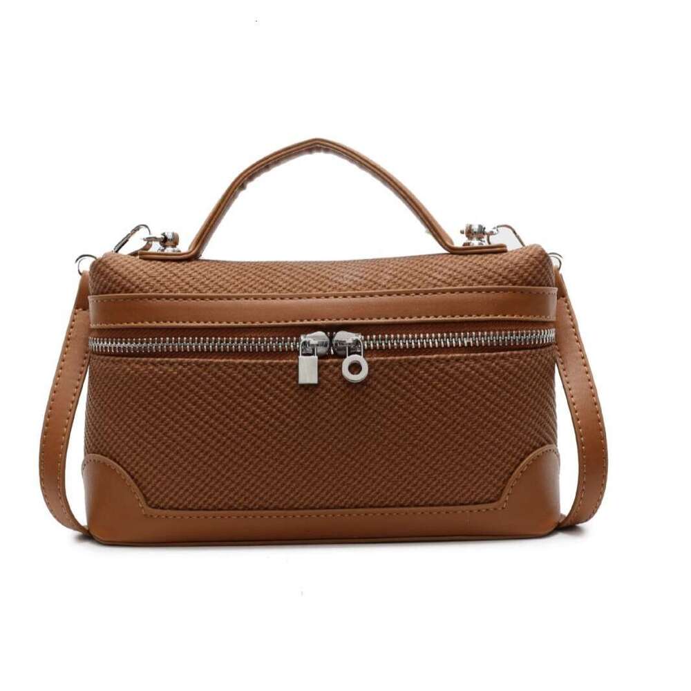 designer bag Luxury bag New Fashion Casual Handheld Shoulder Crossbody Niche High-end Commuter Bag for Women