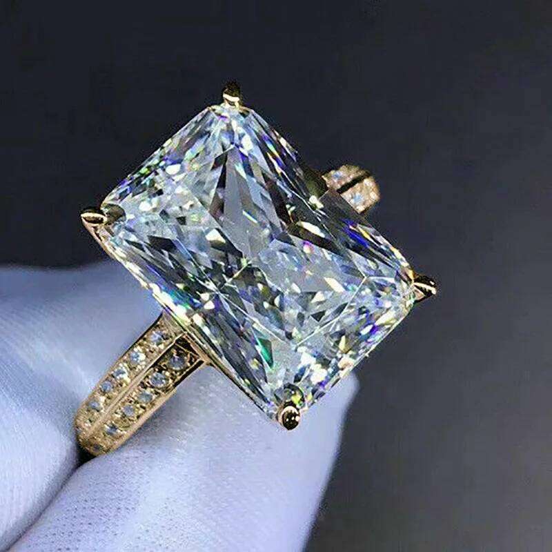 Exquisite Gold Color Inlaid with White Stone Round Fashion Party Engagement Wedding Rings for Women Jewelry