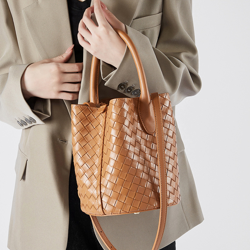 Designer Handbag Bag For Women High-end Feel 2025 New Women's Bag Genuine Leather Handbag Versatile Woven Luxury Bag Bucket Shoulder Crossbody Ba