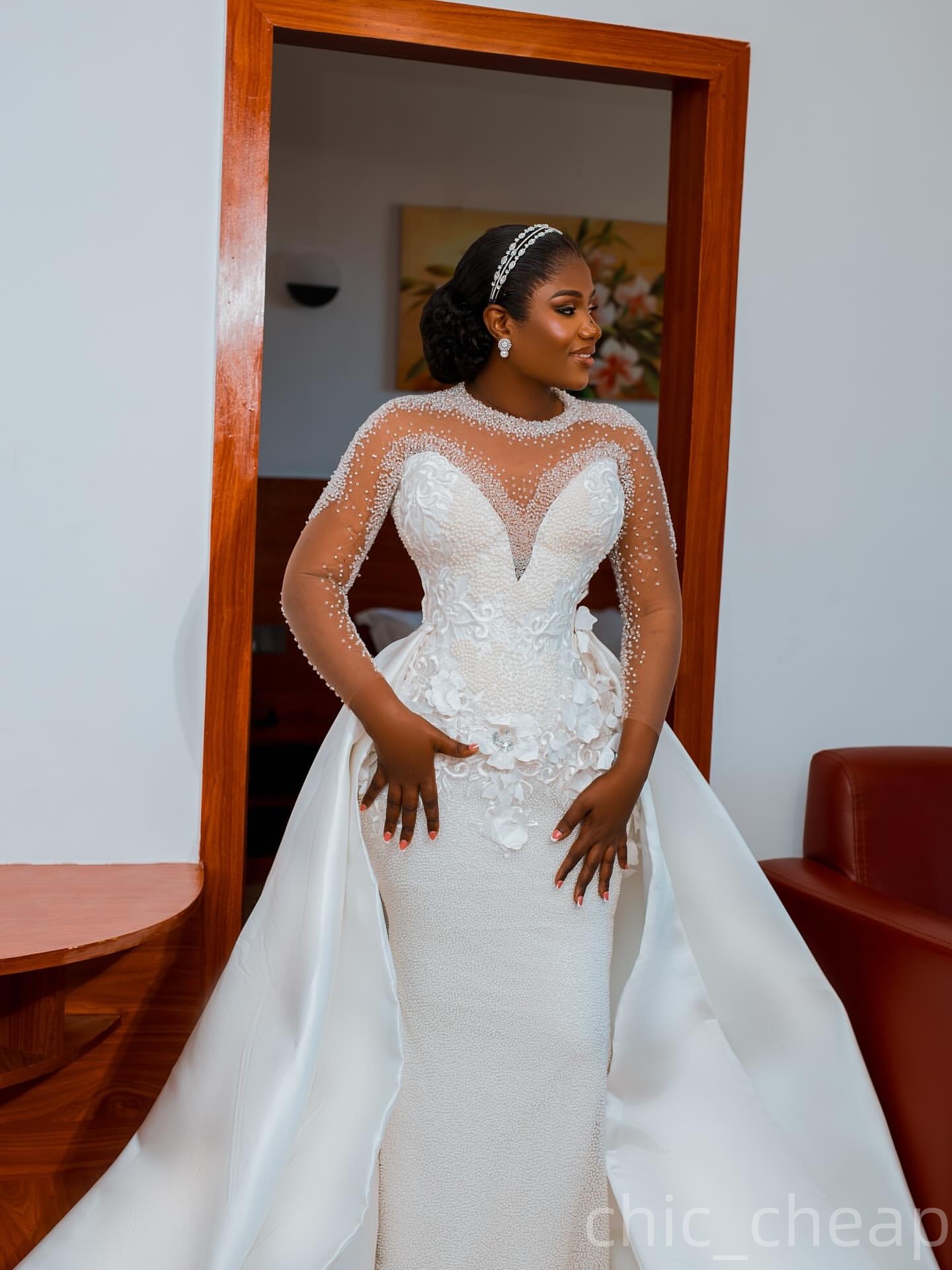 2025 Aso Ebi Plus Size Ivory Mermaid Wedding Dress Lace Flowers Sequined Beaded Detachable Train Vintage Bridal Gowns Dresses robe de mariee ZHJ0452