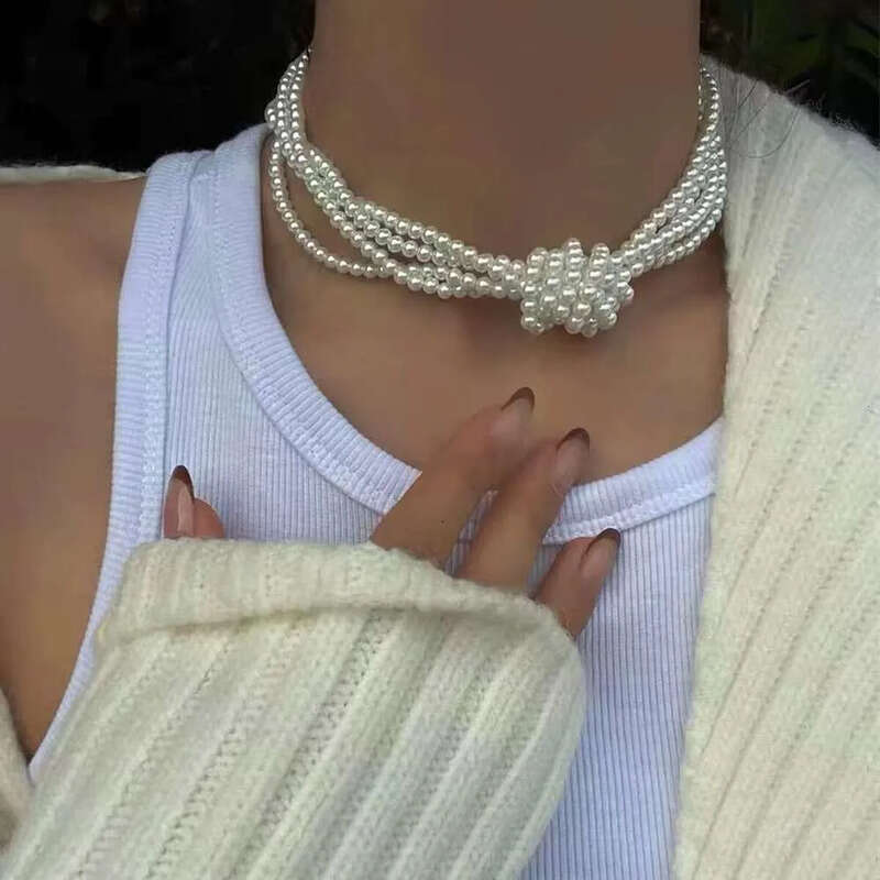 DHCollections Knot simple bead necklace, collar pearl necklace
