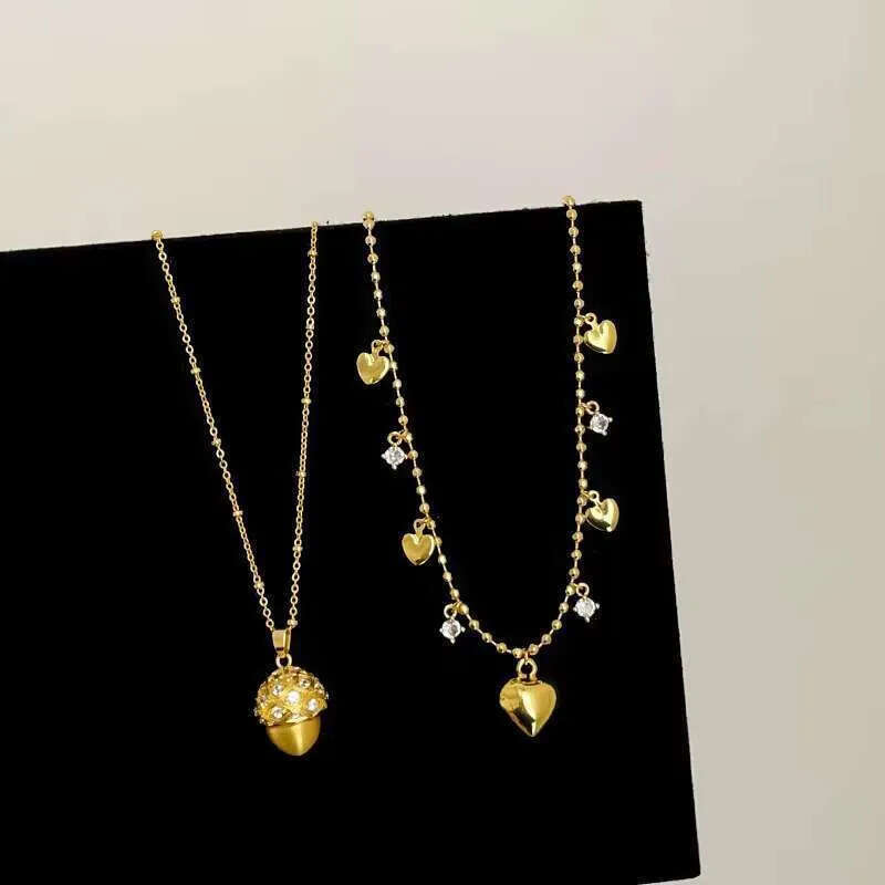 DHCollection Pinecone Heart Pattern Gold Plated Cubic Zirconia Ins Vintage Pendant Necklace Fashion Jewelry