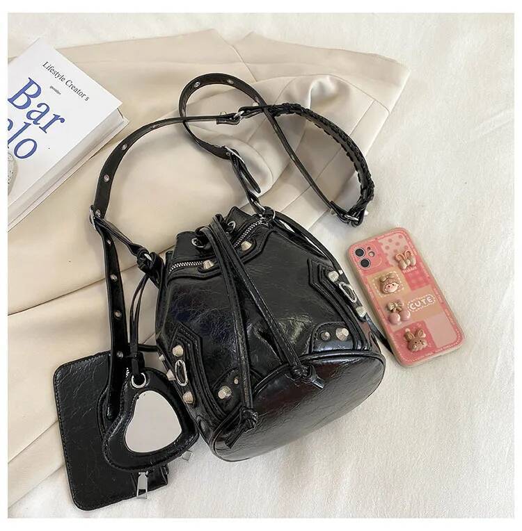 Crossbody female new heavy industry locomotive wind rivet tide pump with bucket fashionable shoulder bag high-quality