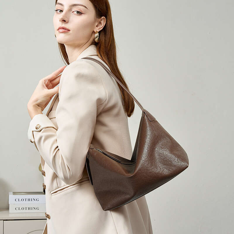 designer bag Luxury bag Top Layer Vegetable Tanned Casual Shoulder Underarm Commuter Large Capacity Classic Genuine Leather Crossbody Hobo Bag
