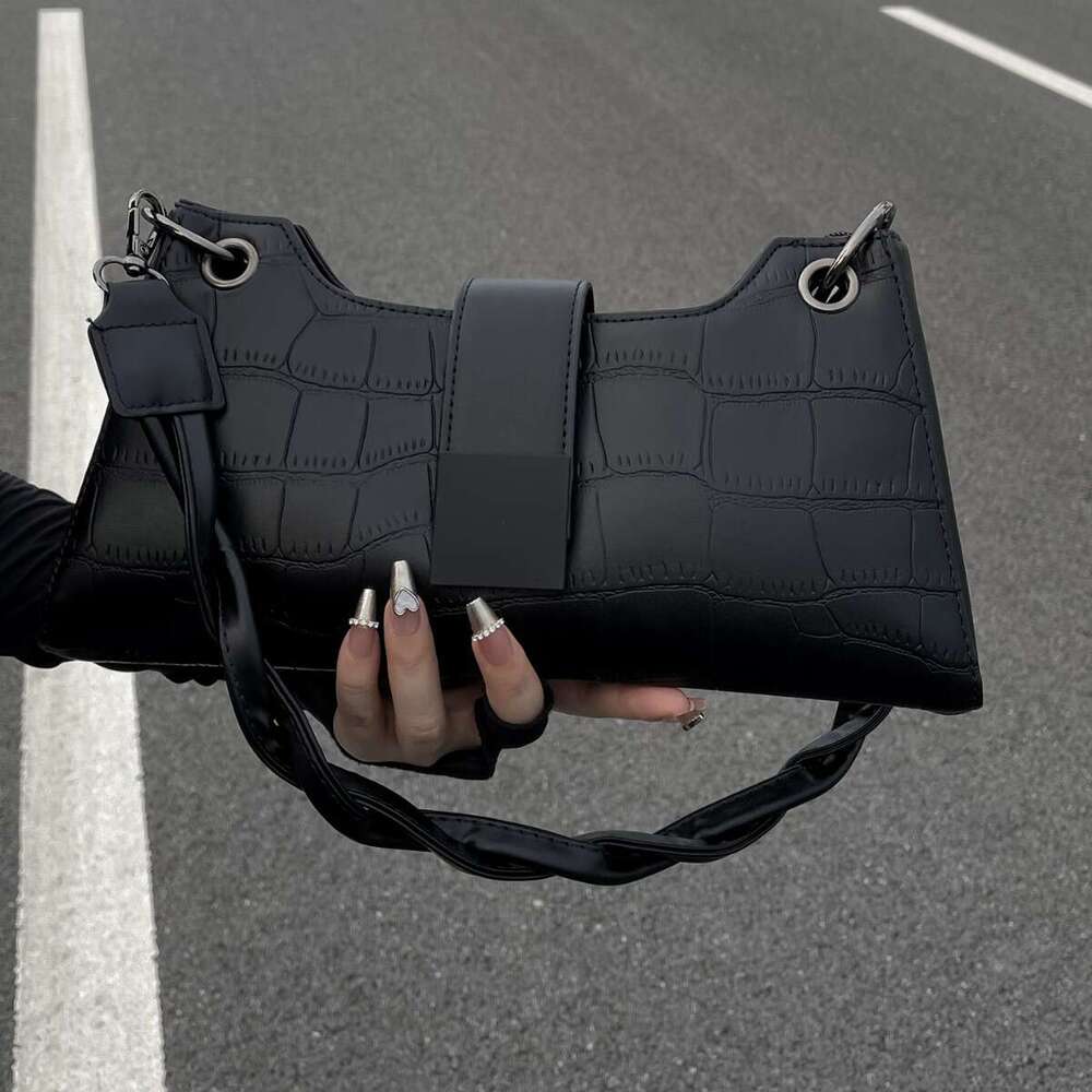 High-End Single Shoulder Underarm For Women 2025 New Trendy Fashion Internet Celebrity Niche Design Popular Texture Crossbody Bag