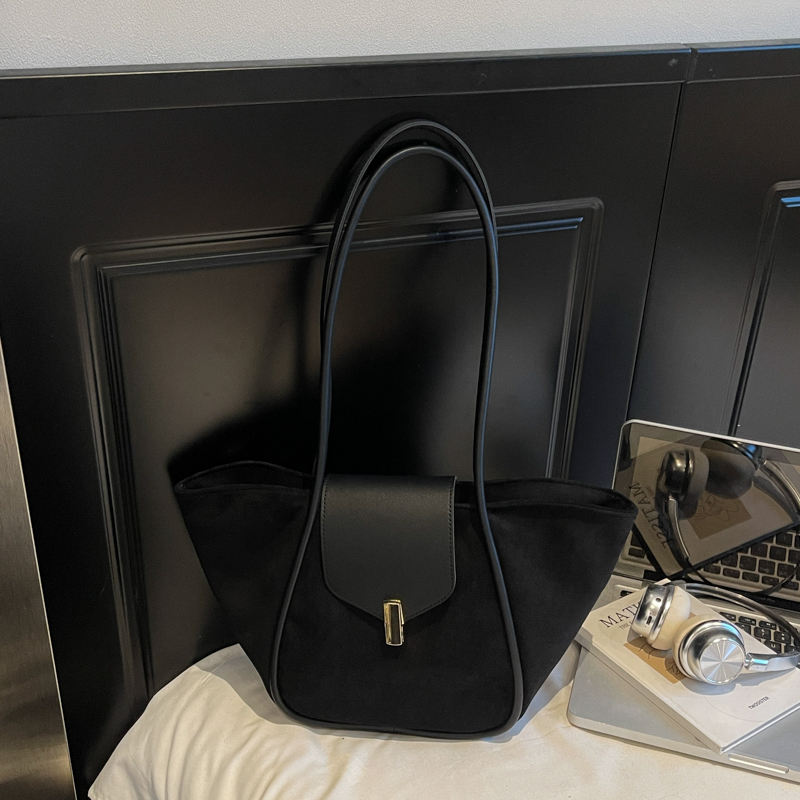 New popular women's casual simple shoulder bag, niche fashion elegant, versatile for daily work and commuting, luxurious and durable multifunctio