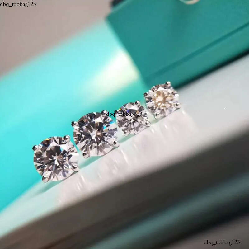 Solitaire Moissanite Dia Classical 4 Claw Stud Simple Jewelry Real 100% Sterling Sier Round Cut Zircon Party Women Wedding Earrings Gift