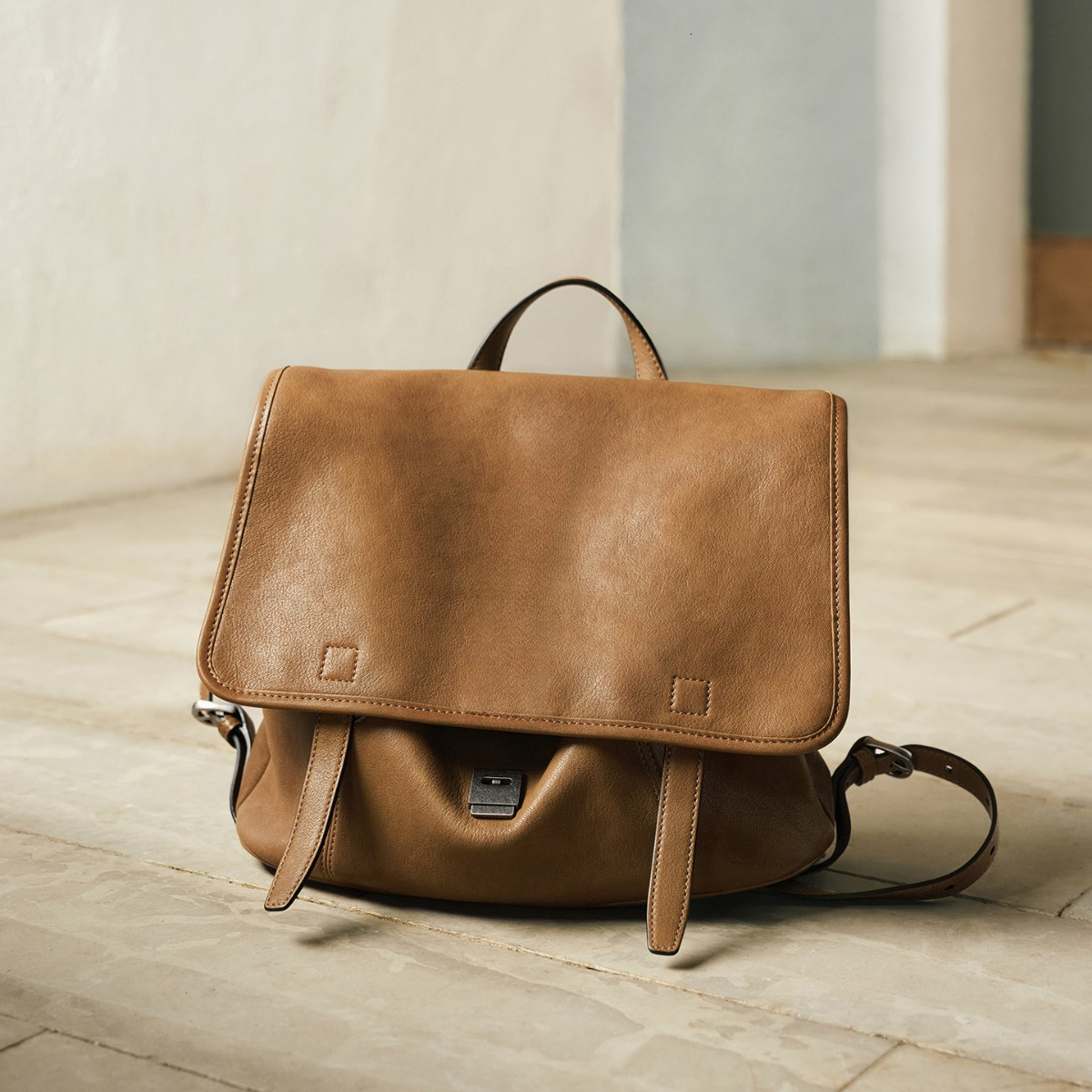 2025 New Designer Crossbody Bag Fashion Large Capacity Commuter Leisure Backpack