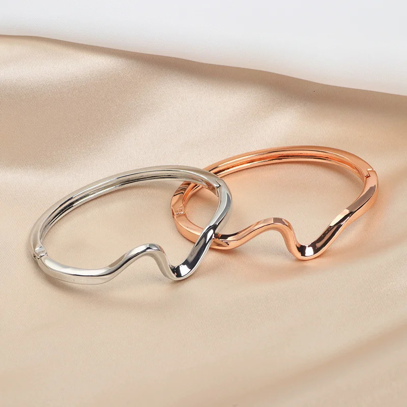 High Quality Trendy Classic Cuff Bangles For Women Rose Gold Color Charming Geometric Irregular Ripple Opening Bangle Bracelet 250930