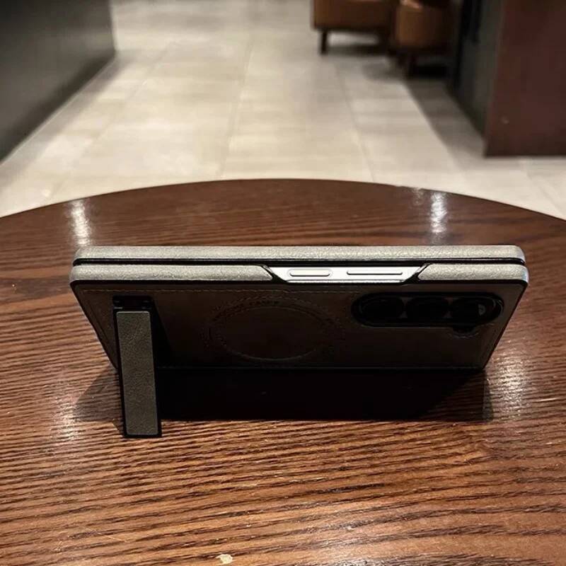 Retro Leather Hidden Tripod Phone Case For Samsung Galaxy Z Fold 7 6 5 4 3 Magsafe Wireless Charging Lens Fall Prevention Cover
