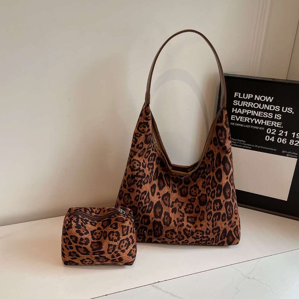 designer bag Luxury bag Large Capacity Women's Fashion New Versatile Shoulder Underarm Casual Commuting Leopard Print Tote Bag