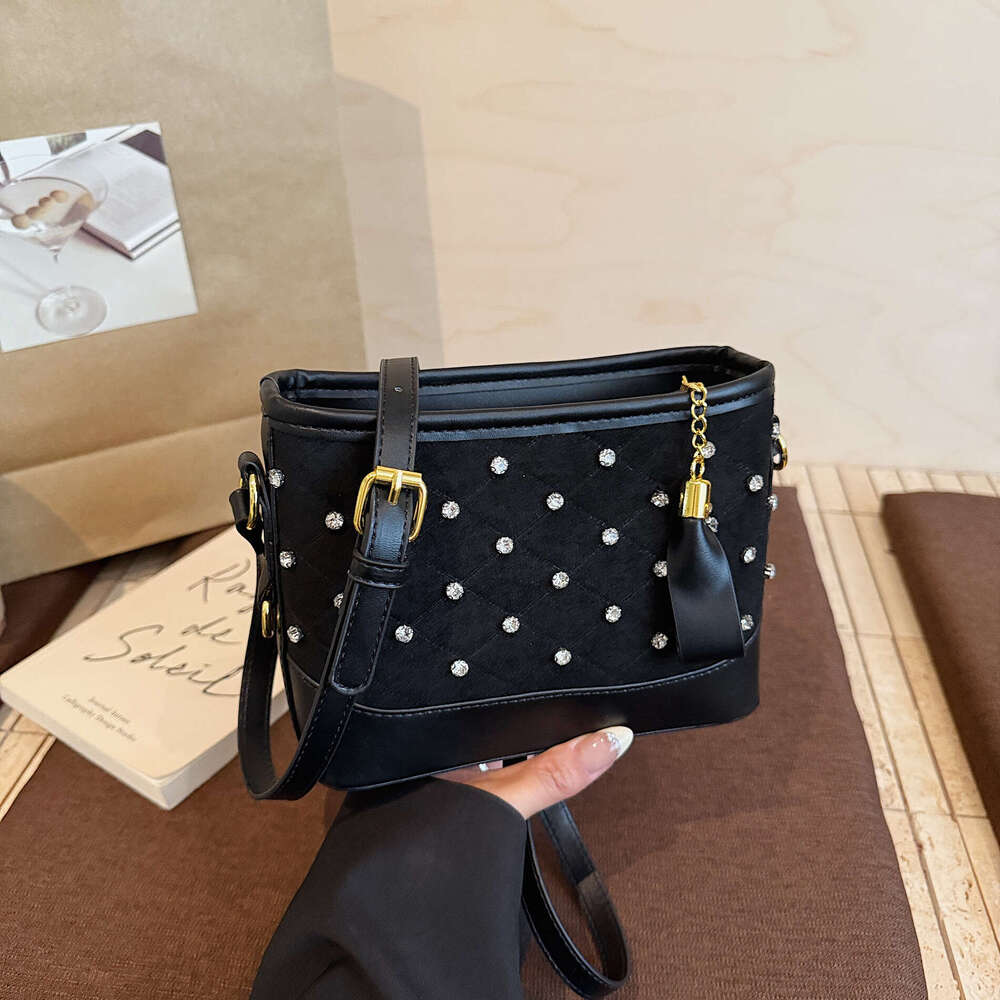 designer bag Luxury bag Fashion Quilted New Casual Versatile Niche Crossbody with Rhinestones Bucket Bag for Women