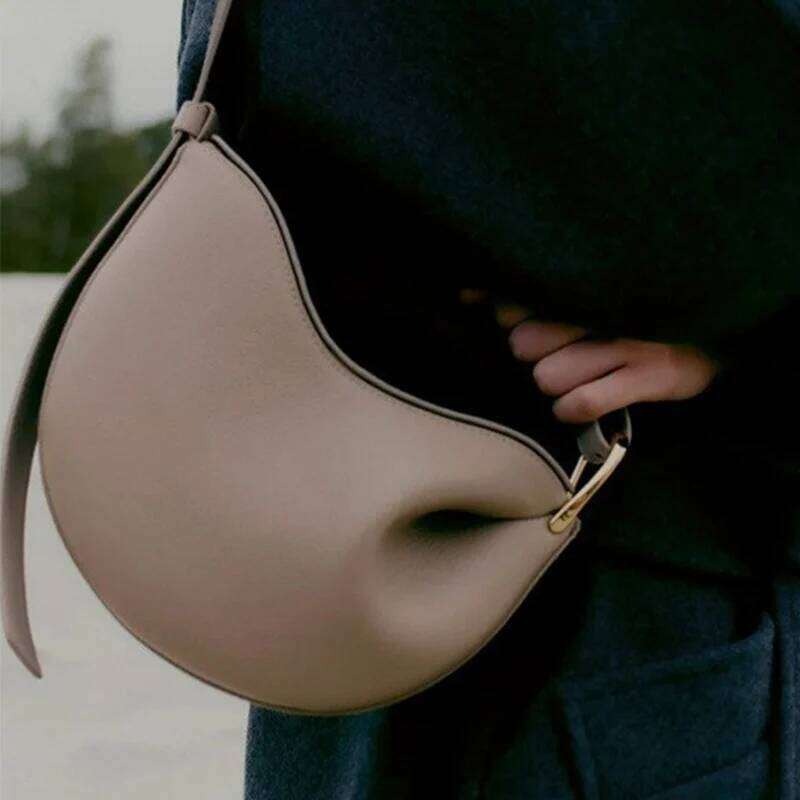 2025 women's new genuine leather shoulder crossbody pea bag, niche casual hand-held armpit bag