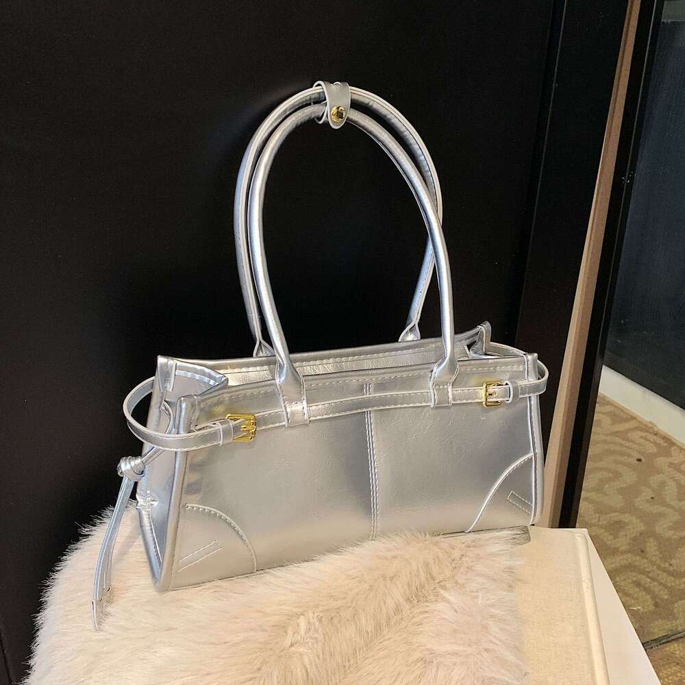 designer bag Luxury bag Large Capacity New Luxury Niche High-End Underarm Tote Single Shoulder Crossbody Oil Wax Leather Bag