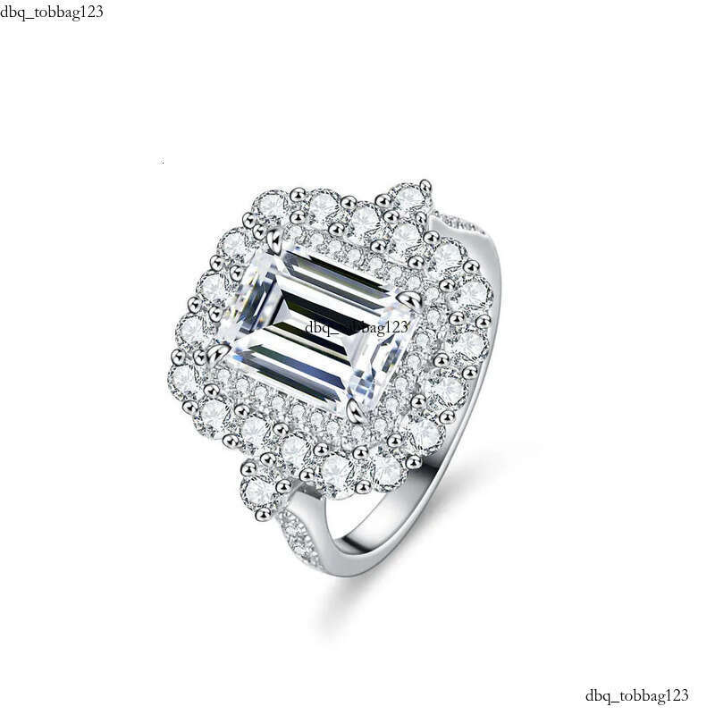 2024 New Luxurious Bridal S Sterling Sier Engagement Ring Elegant Pear Cut 4Ct VVS Moissanite Dias Classic