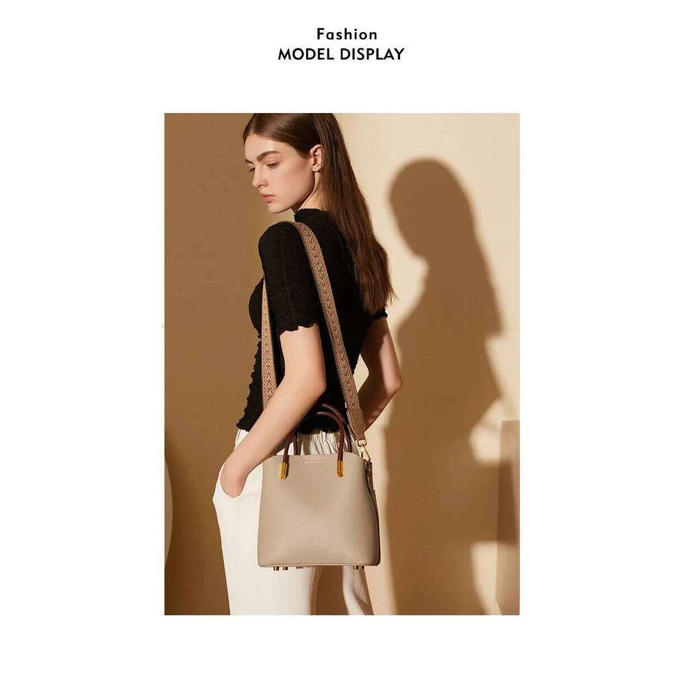 Spring and summer 2025 niche leather bucket women's versatile foreign handbag high-end casual crossbody cowhide bag