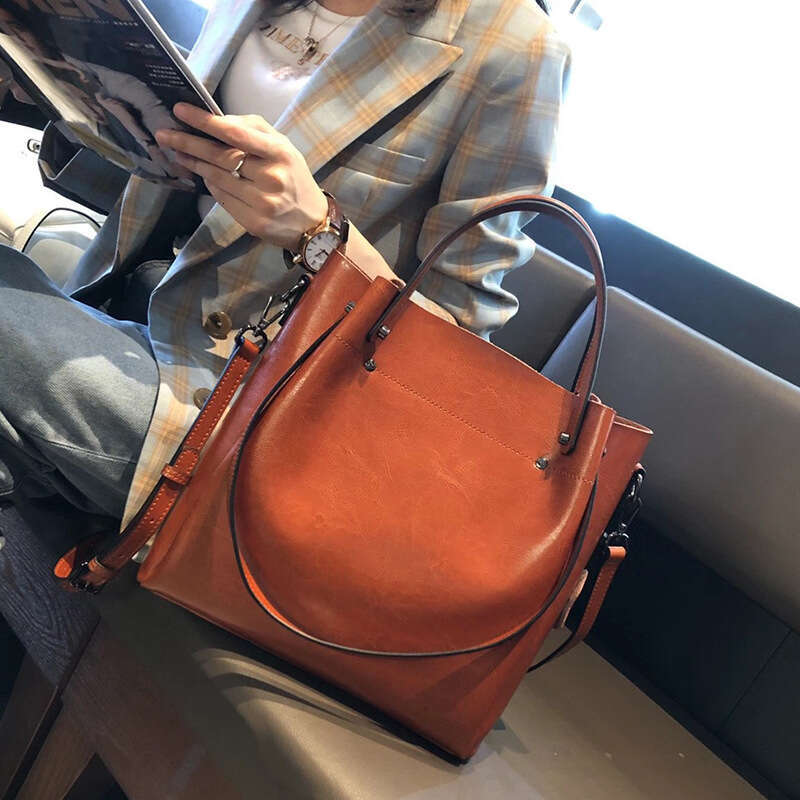 designer bag Luxury bag New Cowhide Women's Versatile Handbag Ins Commuter Genuine Leather High-end Large Capacity Shoulder Bag