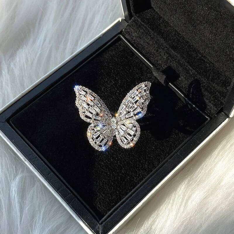 Jewelry Hot Sale Hollow Butterfly Exaggerated Ring Adjustable Animal Hand Decoration Wholesale