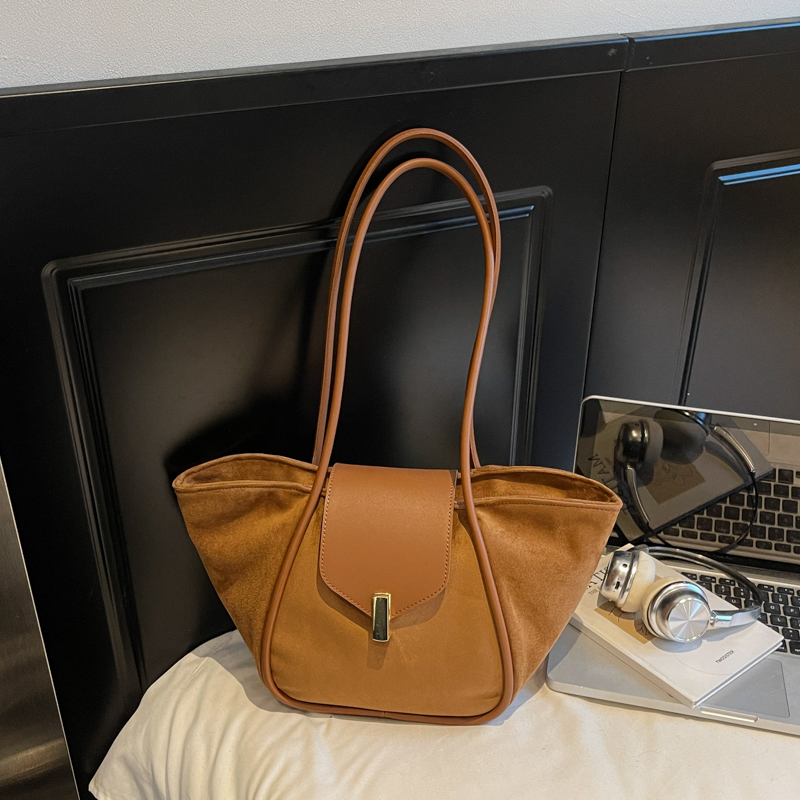 New popular women's casual simple shoulder bag, niche fashion elegant, versatile for daily work and commuting, luxurious and durable multifunctio