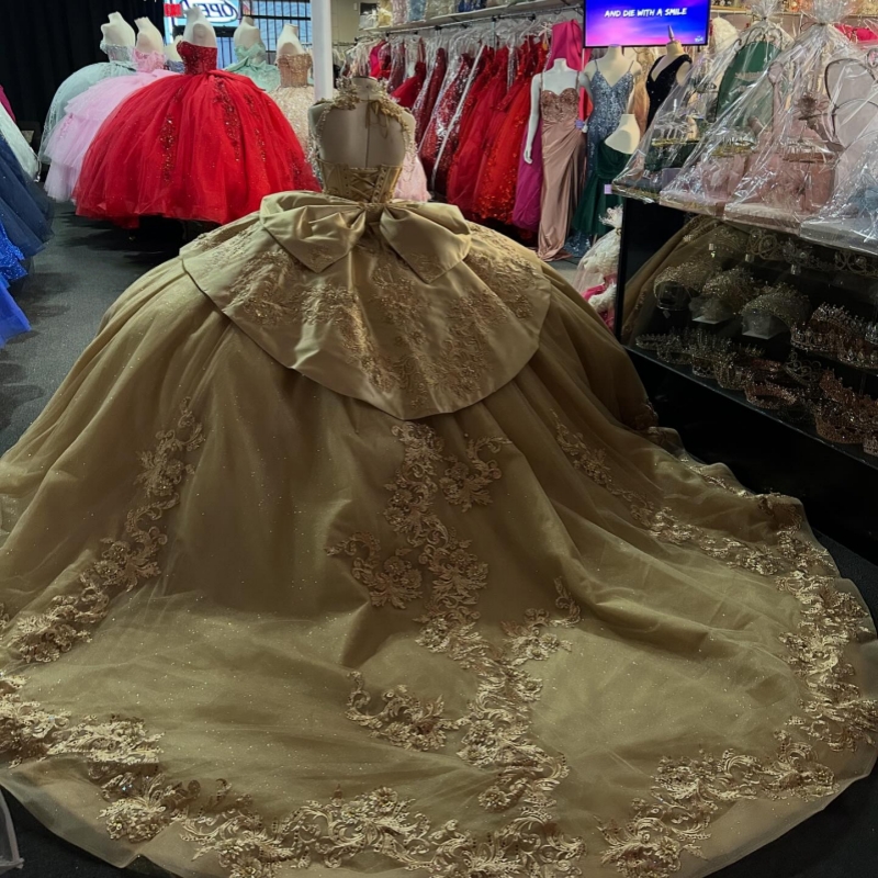 Champagne Shiny Quinceanera Dresses Off The Shoulder Applique Lace Bow Beading Crystal Tull Party Birthday Sweet 16 Dress Vestidos 15 De Anos