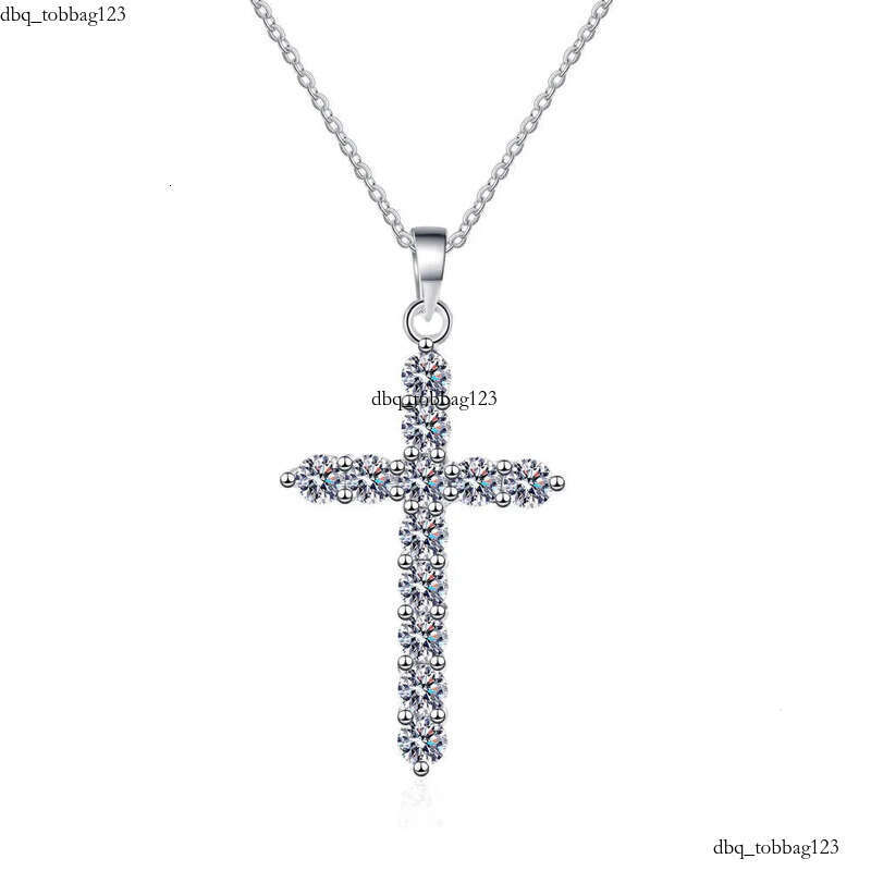 Iced Out D VVS1 Pendant for Men Solid Sier Engagement Jewelry Gift Moissanite Womens Cross and Necklace