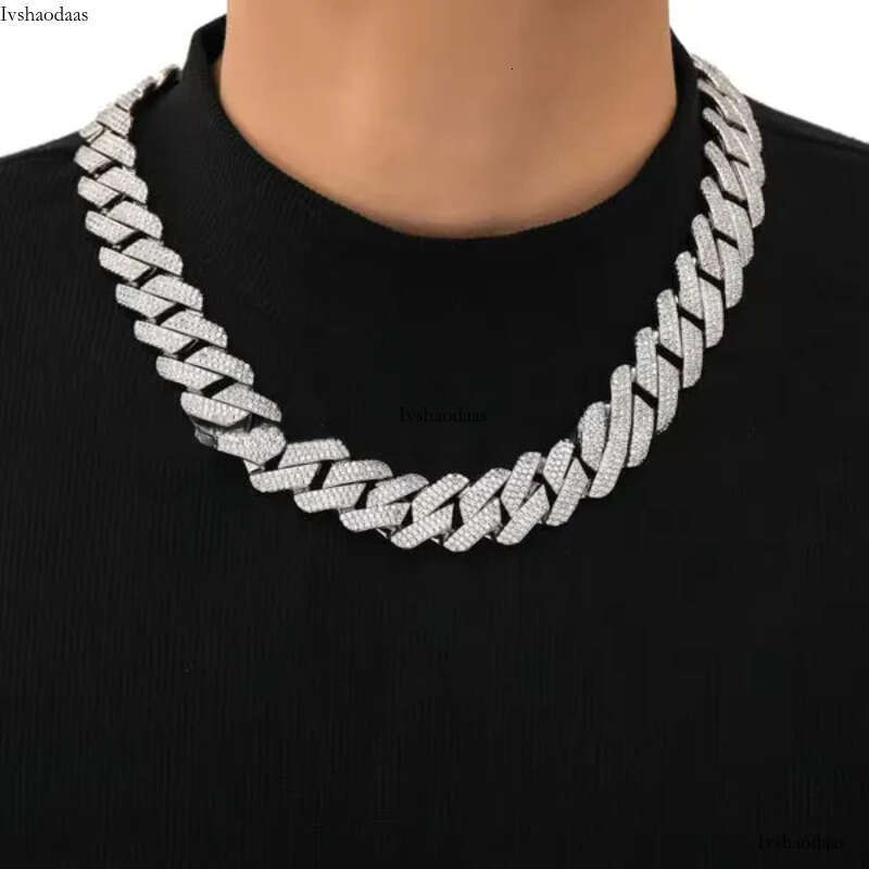Customized 18 Mm Jewelry Bust Down Moissanite Dias Cuban Link Chain