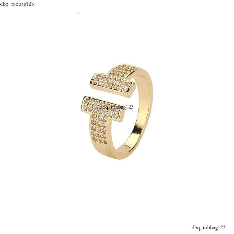 Hot Fashion Europe Gold Plated Brass Copper Alloy Crystal Zircon Openwork Finger Rings for Women Girls