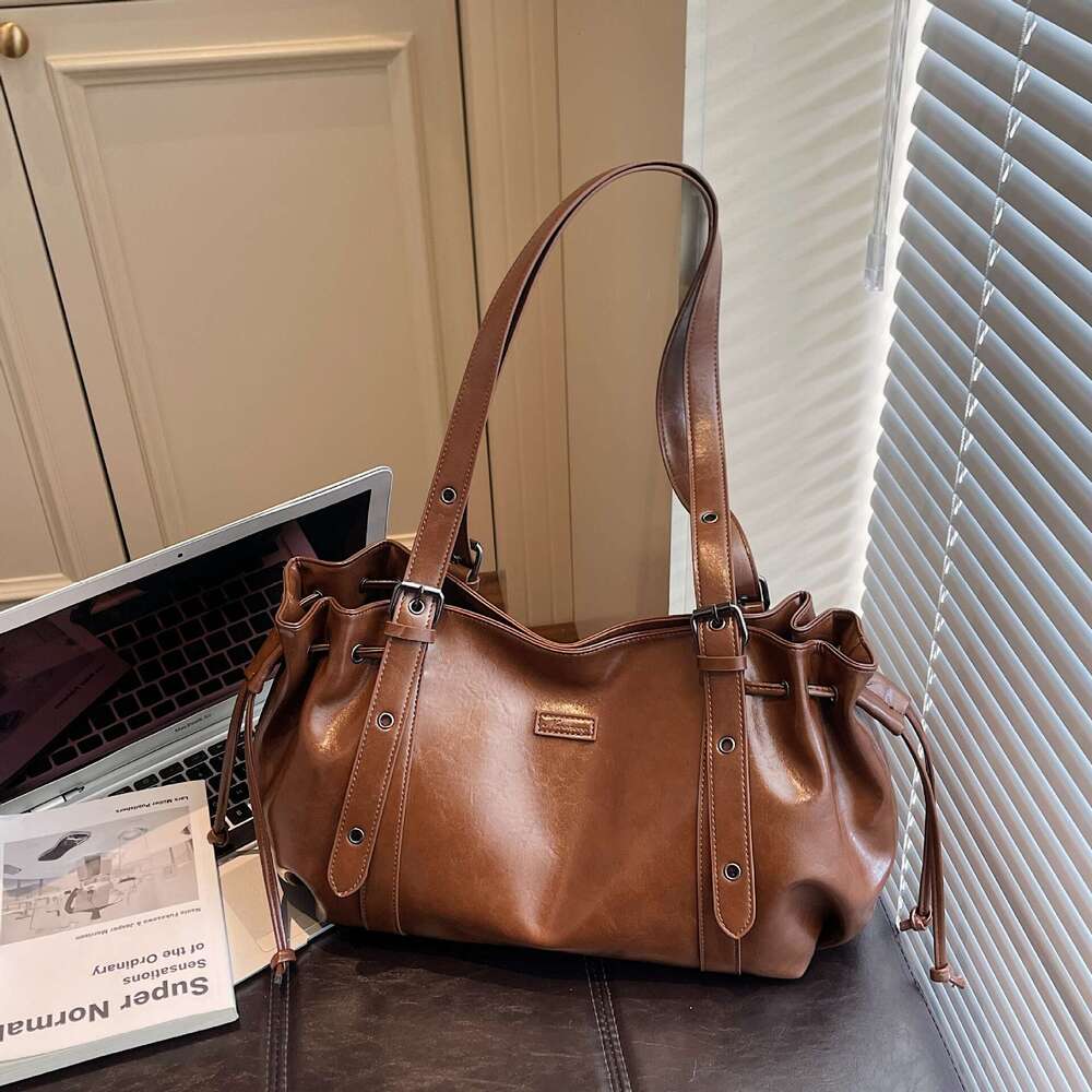 designer bag Luxury bag Large Capacity Commuter Tote for Women with Oily Skin, New Fashionable Versatile Casual Underarm Bag, Shoulder Bag