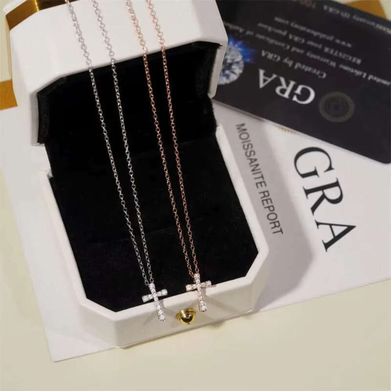 Pure Sterling Sier Jewelry Iced Out Design Moissanite for Women Wedding Gift Bling Cross Necklace