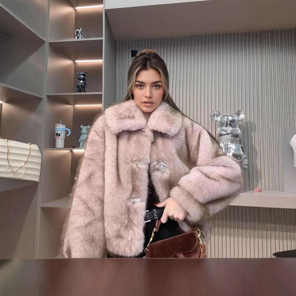 2025 New Fur Coat Women's Short Fashionable Elegant Stand Collar Versatile Autumn Winter Mom Style