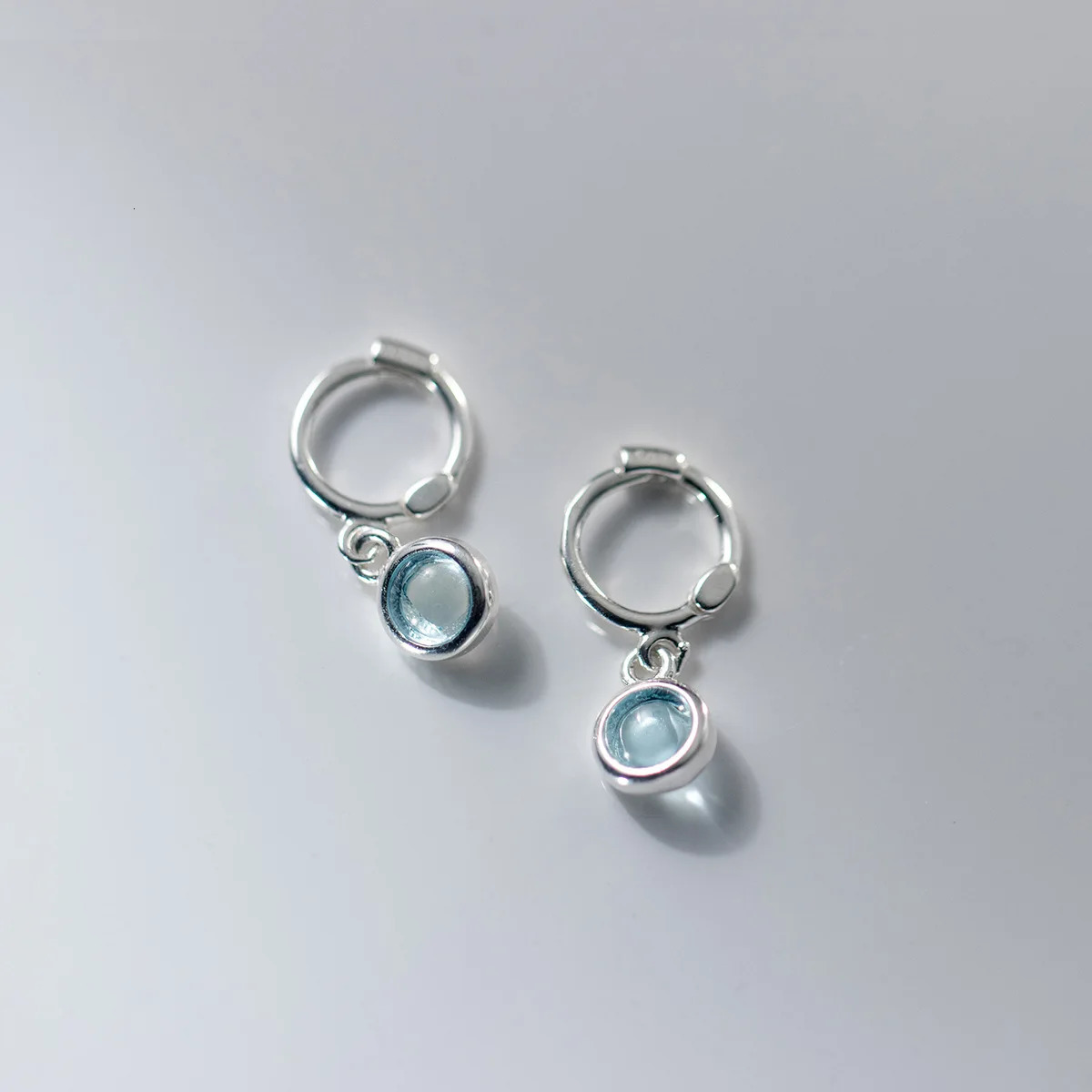 LAVIFAM 925 Sterling Silver Small Hoop Earrings Ear Buckle Round Synthetic Crystal For Women Female Girls Lady Sweet Jewelry 250930