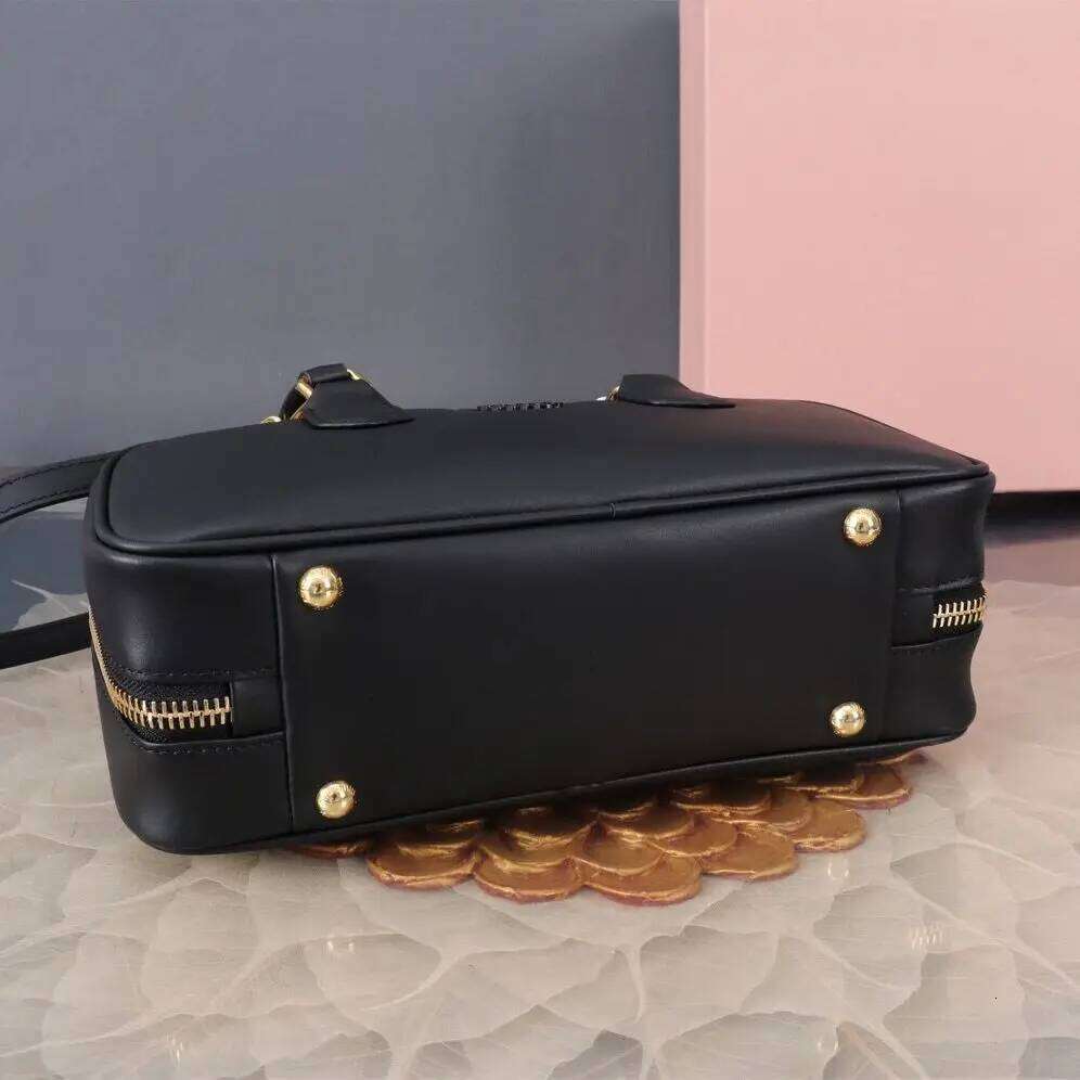 Hot Selling Portable Bowling Bag For Women, Spring/Summer New Shoulder Fashionable Crossbody Bag, Versatile Handbag Designer Bags