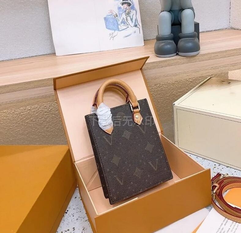 petit sac plat bumbag Pocket Womens crossbody shoulder bag Original designer handbag mirror quality New leather chain bags expensive tote underarm Bag m8967